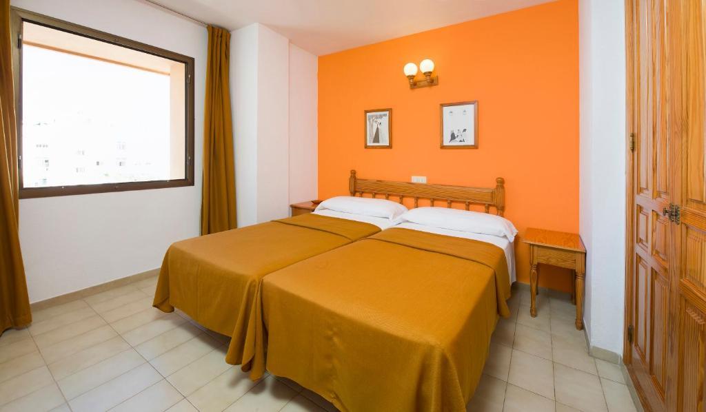 Apartamentos Jovial Сан-Антонио-Абад Номер фото