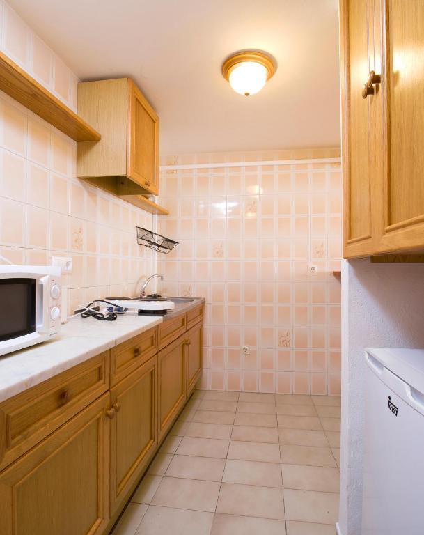 Apartamentos Jovial Сан-Антонио-Абад Экстерьер фото