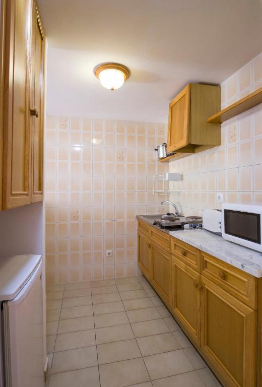 Apartamentos Jovial Сан-Антонио-Абад Экстерьер фото