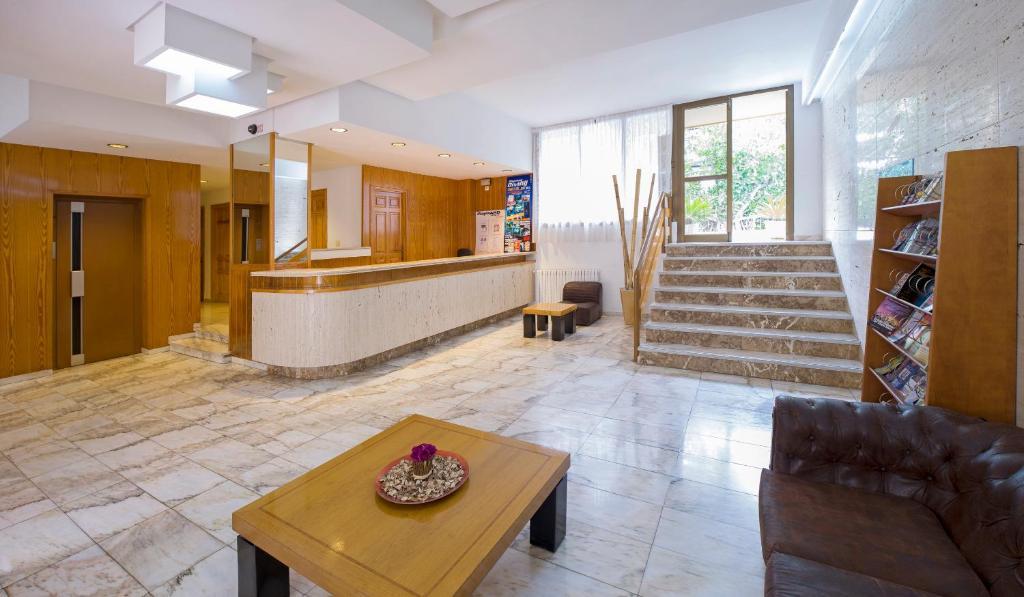 Apartamentos Jovial Сан-Антонио-Абад Экстерьер фото